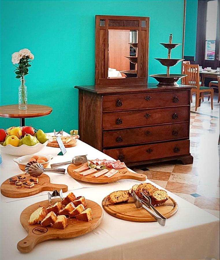 בניו די רומניה Hotel La Pace מראה חיצוני תמונה
